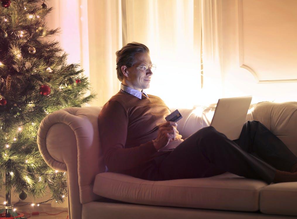 A man making online purchases using his credit card