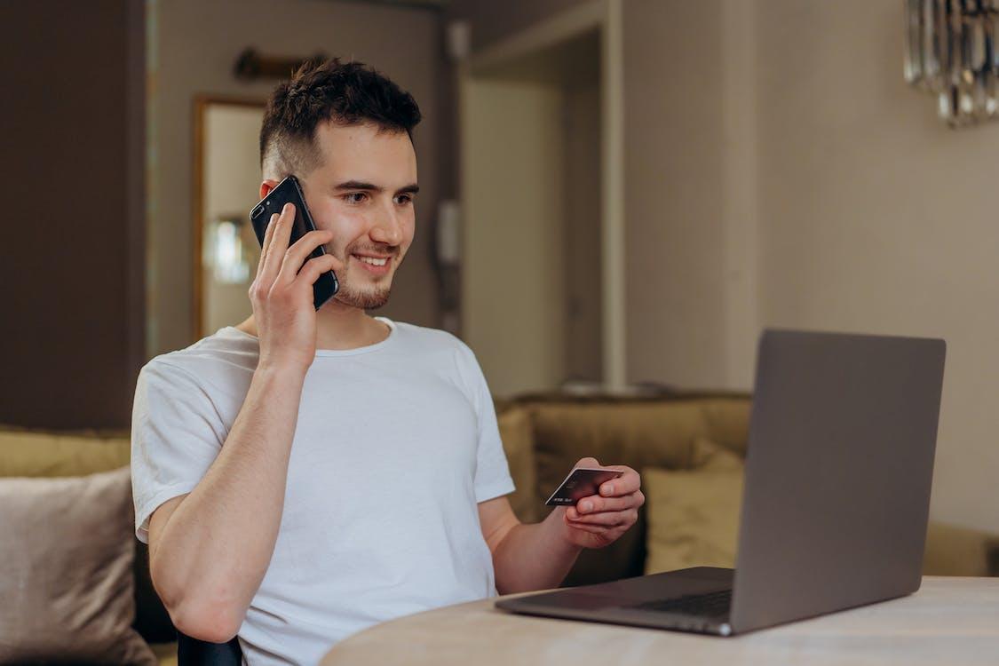 person paying using a credit card